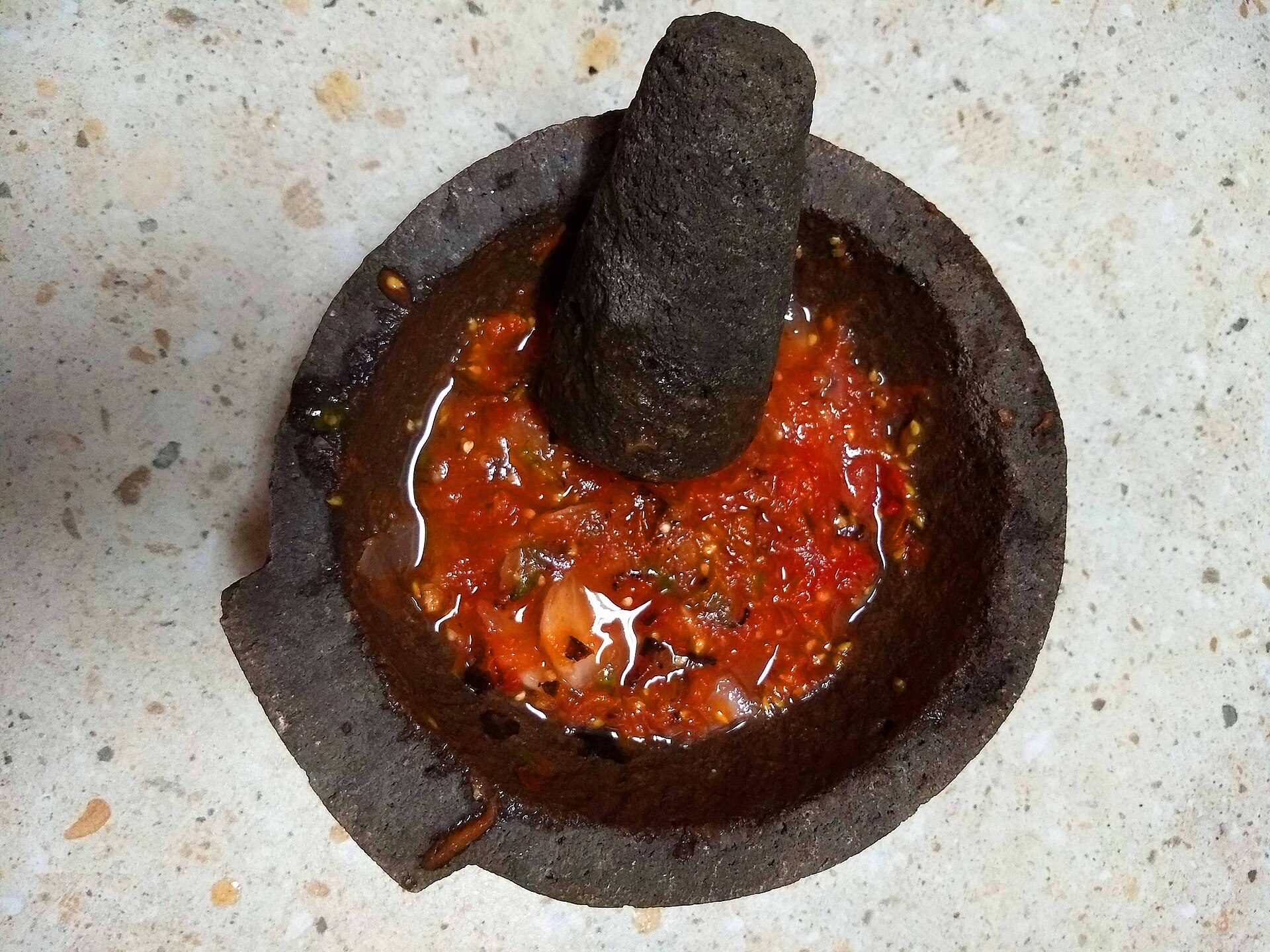 Salsa roja recién hecha